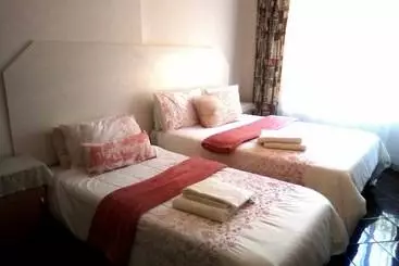 Aamiaismajoitus (B&B) His Glory Guest House