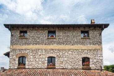 Bed and Breakfast Villa De Luccheri