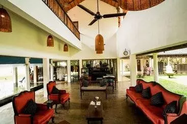 Hotel Cranganor History Cafe Riverside Chateau
