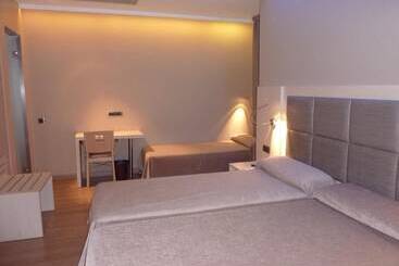 Отель Barcelona House