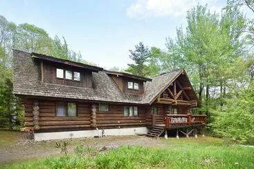 Mökkimajoitus Urube Village