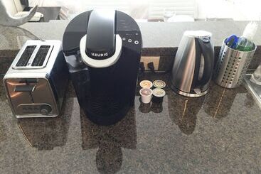 בית מלון כפרי Ocean, Marina & City View Studio + Balcony #2