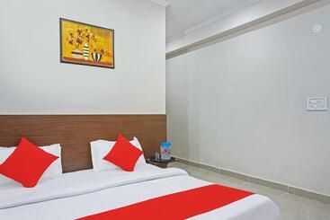 Hotel Oyo 37169  Quadis