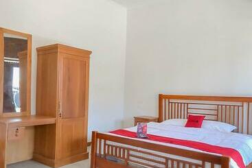 Hotell Reddoorz Resort Near Darajat Garut