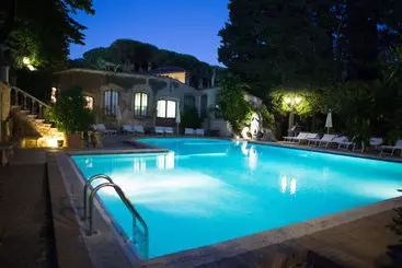 Отель Relais La Suvera