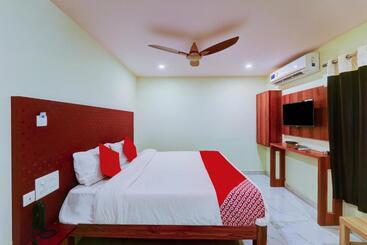 Hotel Flagship 64017 Mayuri Inn