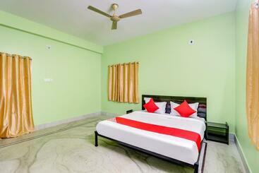 Hotelli Oyo 67035 M Palace