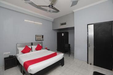 فندق Oyo 40851  Athithi