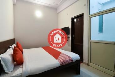 Hotel Oyo 45087  Sapphire Palace 2