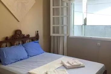 ペンション O Mar Hospedagem   Suítes Privadas