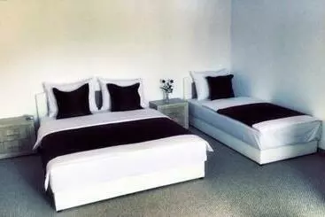 تختخواب و صبحانه Motel Aura