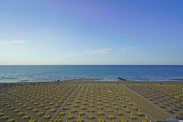 בית מלון כפרי Strand A Frontemare