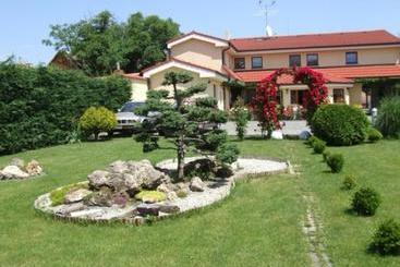 膳宿费 Penzion 77 Garni