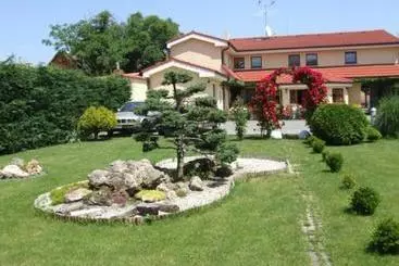 Majatalo Penzion 77   Garni