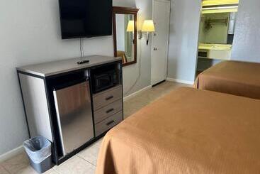 בית מלון כפרי Executive Inn Mercedes Weslaco