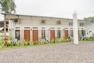 Hotel Oemah Ratu Hostel Syariah Redpartner