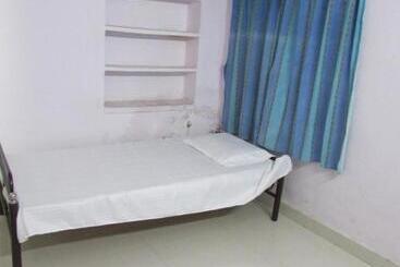 Ostello Ashish Guest House Goverdhan Vilas