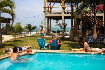 Hotel Free Spirit Ecuador, Puerto Engabao