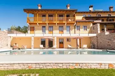 Hotel & Restaurant Pahor