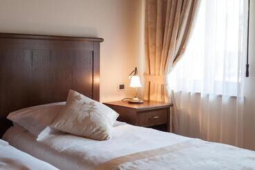 בית מלון כפרי & Restaurant Pahor