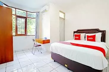 Hotel Oyo Life 2388 Kost Teratai