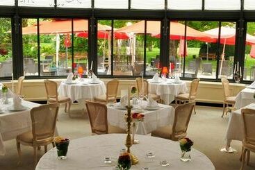 Manoir De La Roseraie Chateaux & Hotels De France