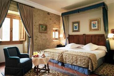 Parador De Santo Domingo Bernardo De Fresneda