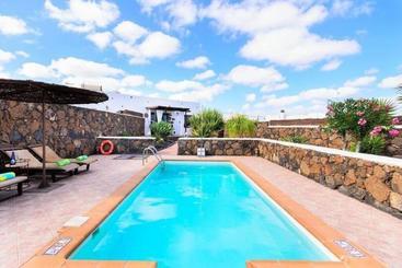 빌라 El Caserío De Güime