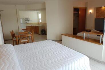 Angeles Suites & Hotel