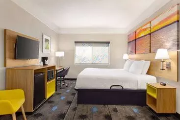 فندق Days Inn By Wyndham Kansas City International Airport