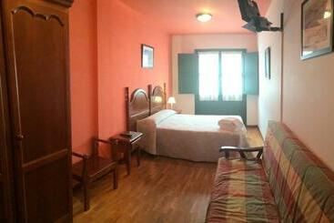 田舎風ホテル Las Chimeneas