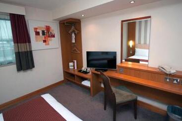 ホテル Holiday Inn Manchester Central Park By Ihg