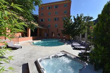 فندق Les Jardins De La Glaciere