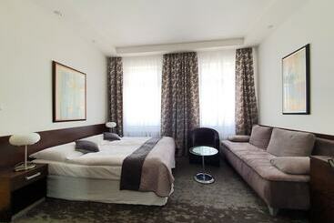 هتل A1 Royal Plaza