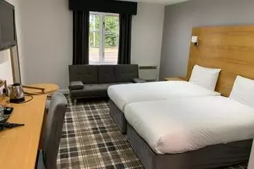 Crowwood Hotel And Alba Restaurant