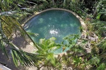 Бунгало Mungumby Lodge   Cooktown