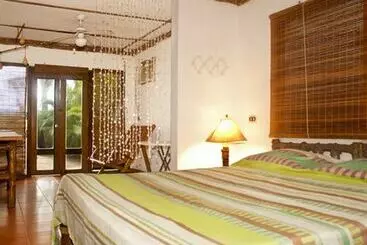 هتل Los Cobanos Village Lodge