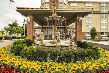 فندق Monte Carlo Inn Vaughan Suites