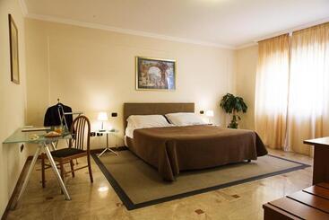 ホテル Palace 2000