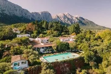 ホテル Su Gologone Experience