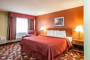هتل Quality Inn & Suites Kansas City I435n Near Sports Complex