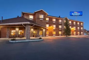 Pinedale Hotel & Suites