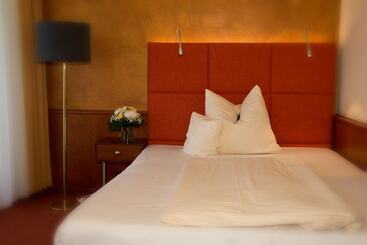 Отель Teuchelwald