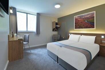 Hotel Travelodge Gatwick Airport Central