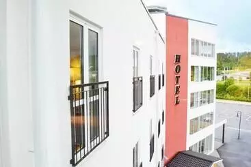 Otel L årjäng