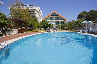 ホテル Orsmaris Boutique