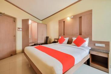 ホテル Oyo Com302 Ap V