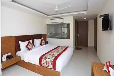 Hotelli Grand Suites   A Unit Of D Capitol Near Delhi Airport