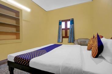 Hotel Vaccinated Staff  Spot On 76801 Rks Residency