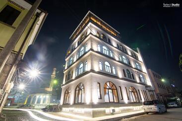 Sahati Hotel & Restaurant